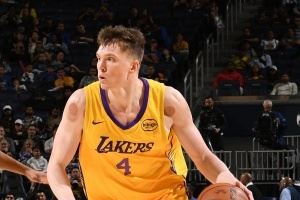 高光的一节！克内克特第三节6中4得9分1板1助