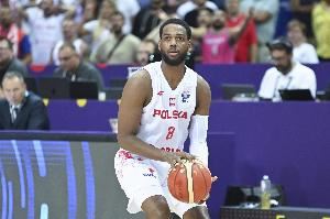 得分利器！波兰归化球员劳埃德场均砍22.4分赛会第5！另有1.3断