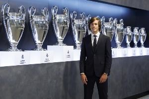 马卡报道卡雷拉斯转会拉锯战：改变人生的四个月，始终是皇马首选