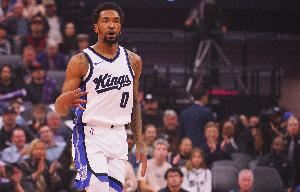 美记：蒙克不适合勇士 但他作用被低估 加入第三方或许交易能成