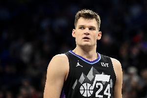 凯斯勒：没达成续约确实有点沮丧 但只要穿爵士球衣就会努力赢球