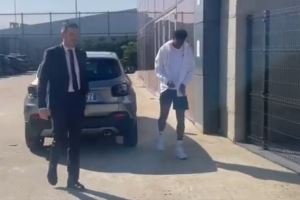 迪马济奥：尤文图斯后卫卡巴尔抵达医疗中心接受检查，以确定伤情