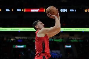 板凳匪徒！约维奇9中6贡献20分6板4助 三分6中3