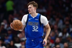 加内特：我不喜欢弗拉格打控卫 他最好是打前锋&要让他跑起来