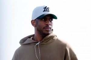 出发菲尼克斯!快船球员依旧是主打舒适的一次登机穿搭